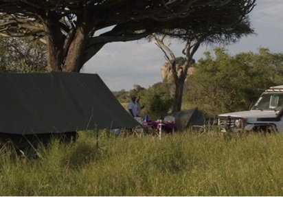 PriveSafariTentMobile Prive Safari op campsite in Tanzania